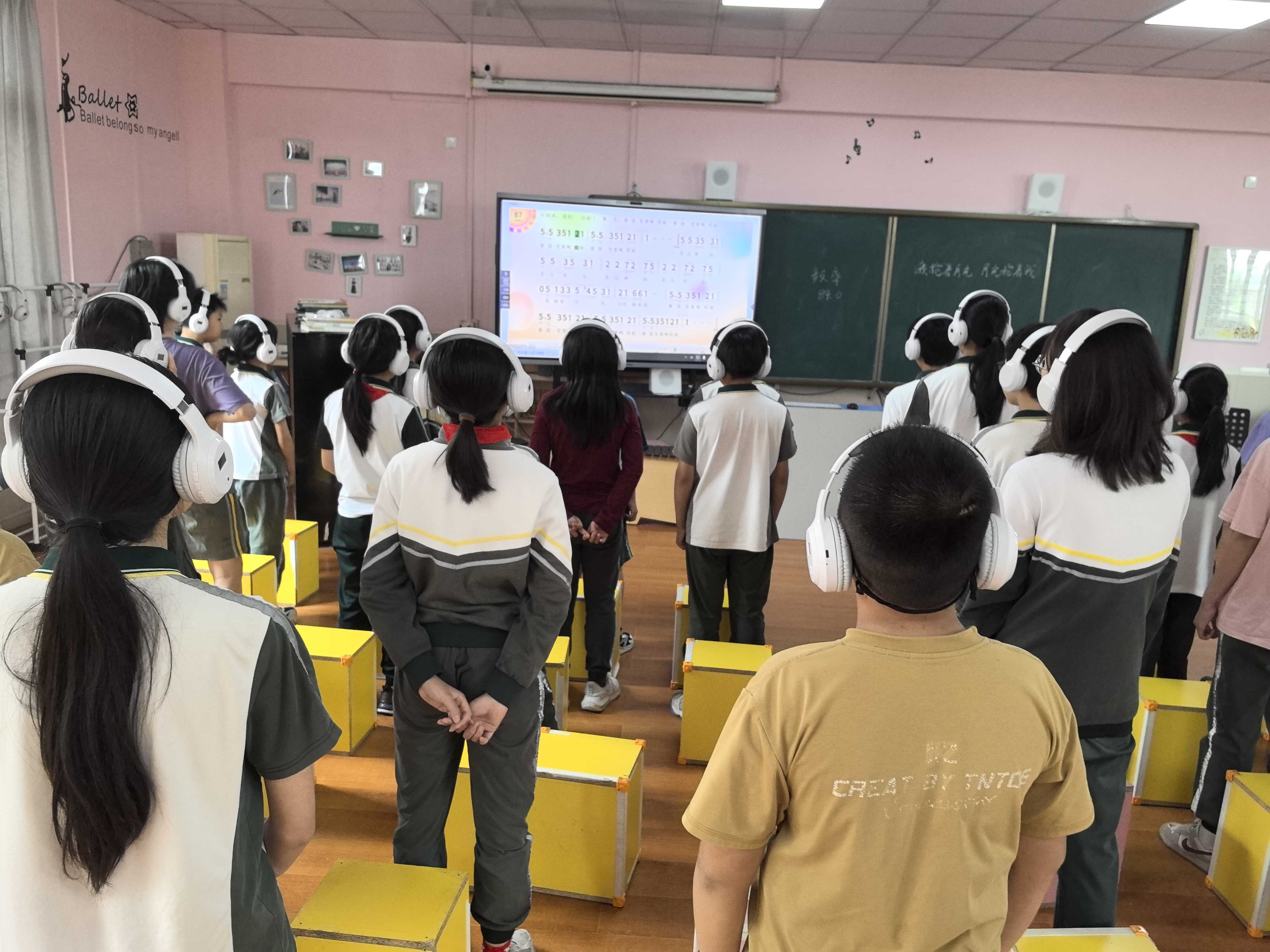 学生课堂合唱